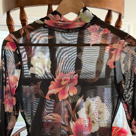 Top - Picture 2 of 2